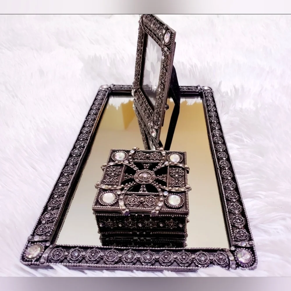 Yorkshire 3 piece vanity set with box
